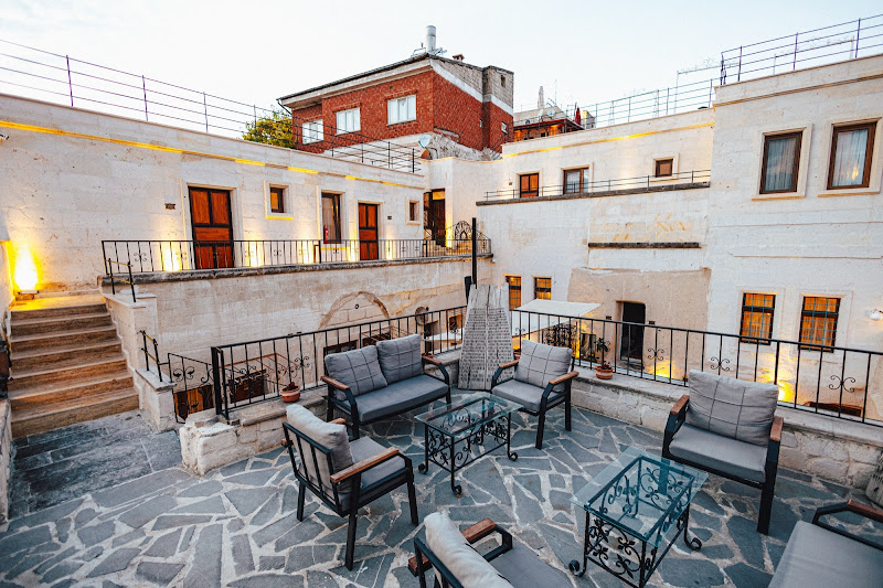 Young Cave Hotel