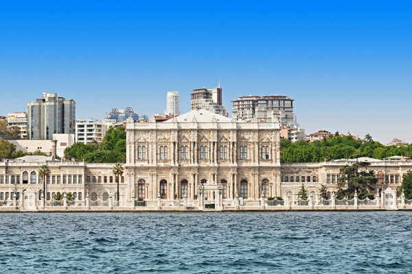 LE SAFRAN PALACE