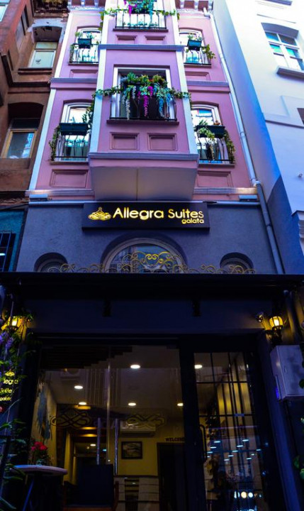Allegra Suit Galata