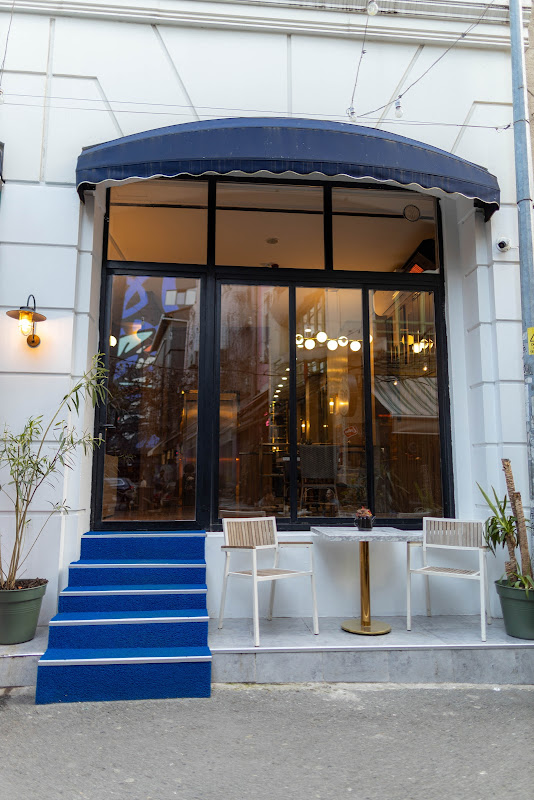 Le Port Hotel