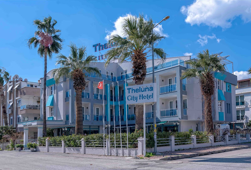Theluna City Hotel