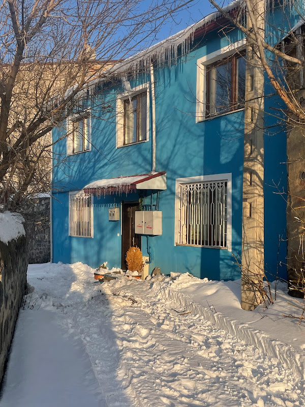 MAVI LADIN KONUKEVI