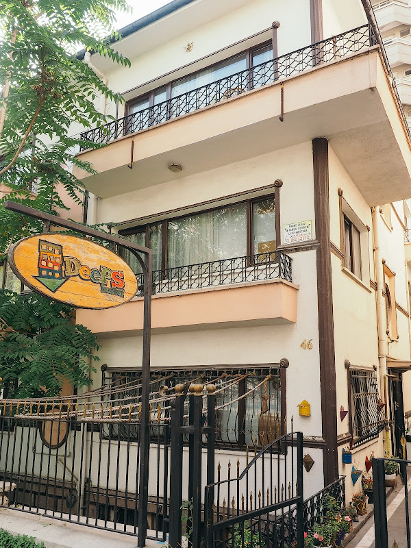 Deeps Hostel