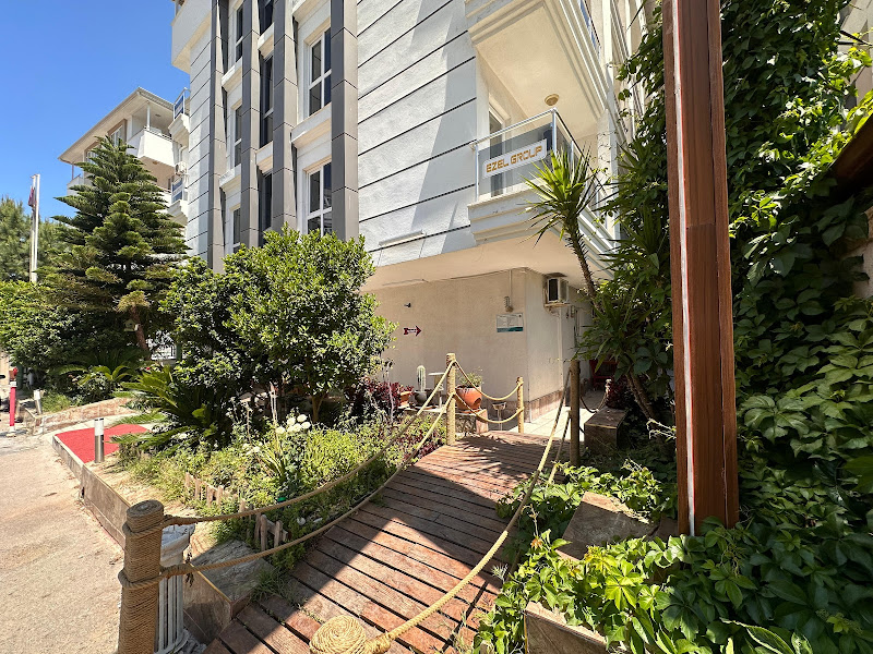 Royal Ezel Hotel