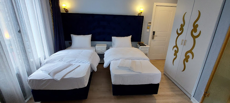 Boss To Hotel