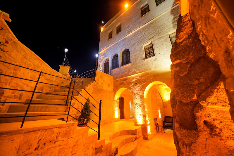 Serenus Cave Suites
