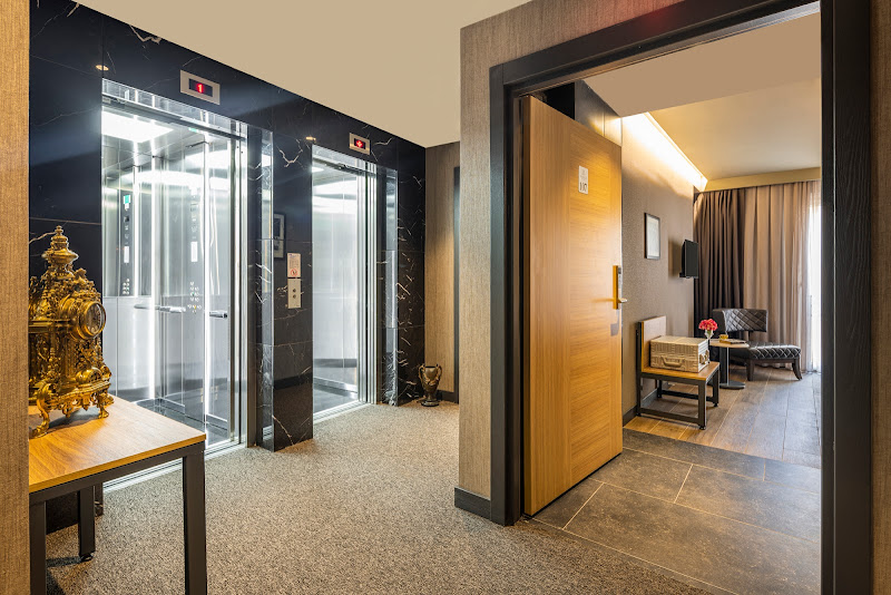 MARIUS HOTEL