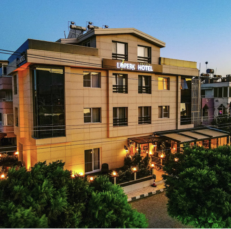 Lopera Deluxe Hotel