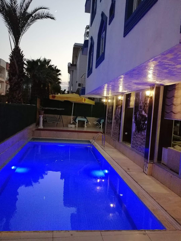 Şato Otel Lara