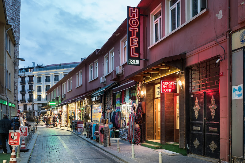 ErenleR HoTeL & HosTeL