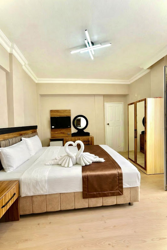 GRAND LAVİN HOTEL