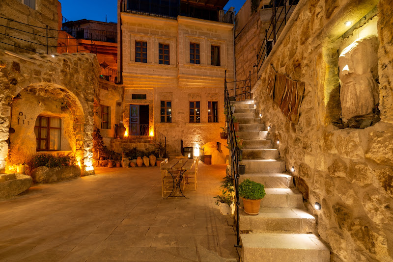 Atilla’s Cave Hotel