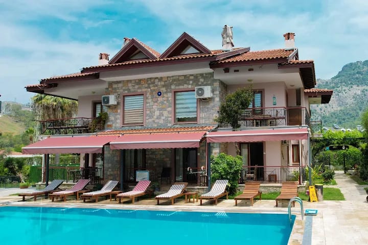 Vira Suites Hotel