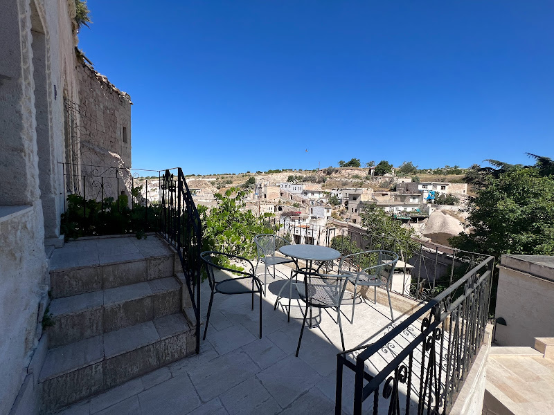 El Puente Cave Hotel
