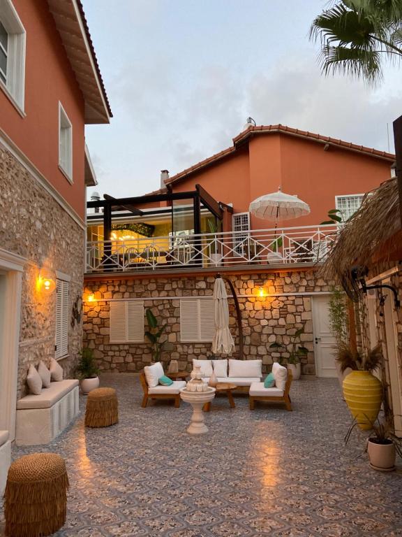 NOA’S Boutique Hotel