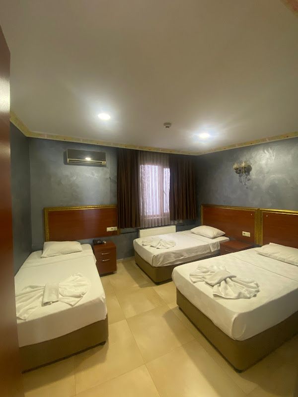 Hotel Real Life