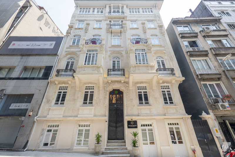 Moonlight Elegance Boutique Hotel