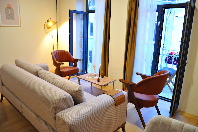 Golden Door Hotel