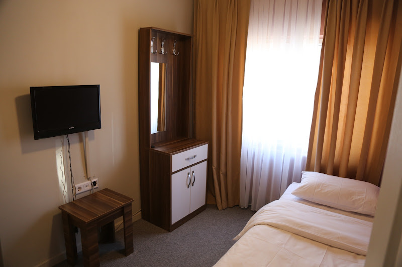 Simon Hotel
