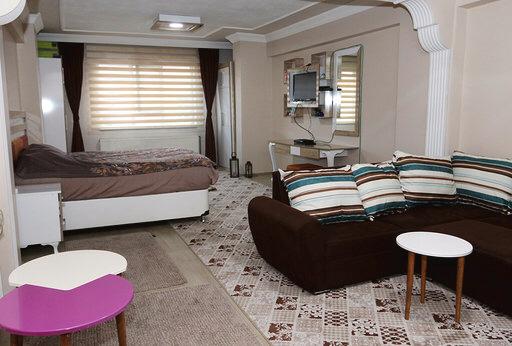 Ekin Bayan Apart