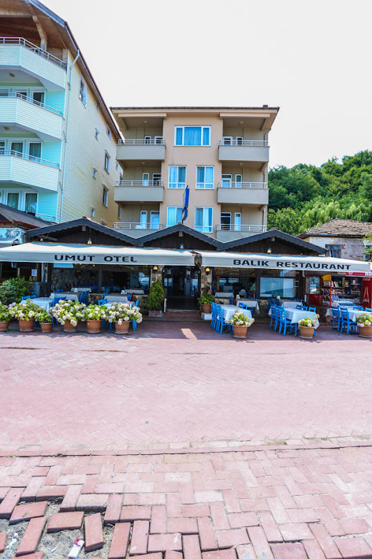 Umut Otel Çakraz