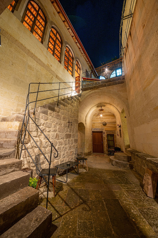 Kapalos Cave Hotel