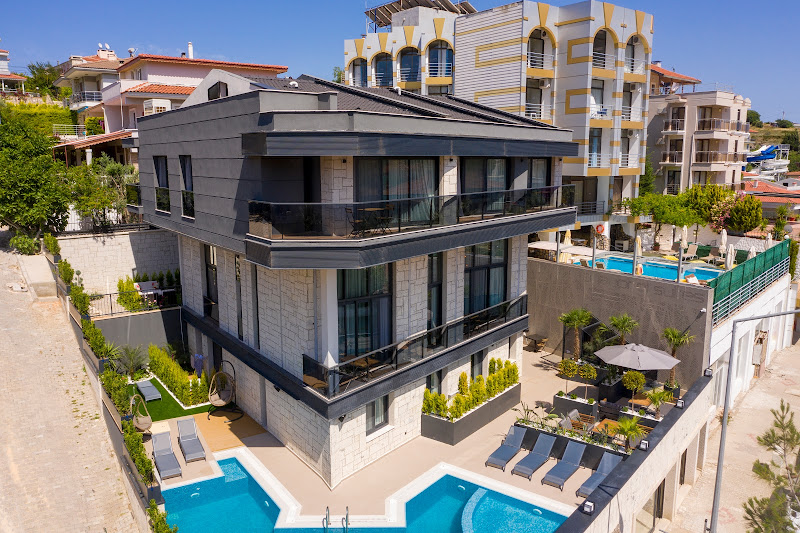 AYAYORGI SUITES