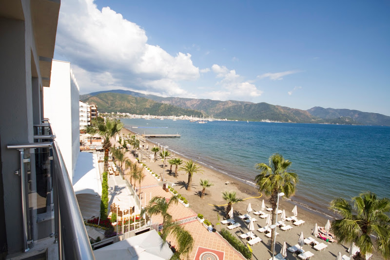 Dolphin Hotel