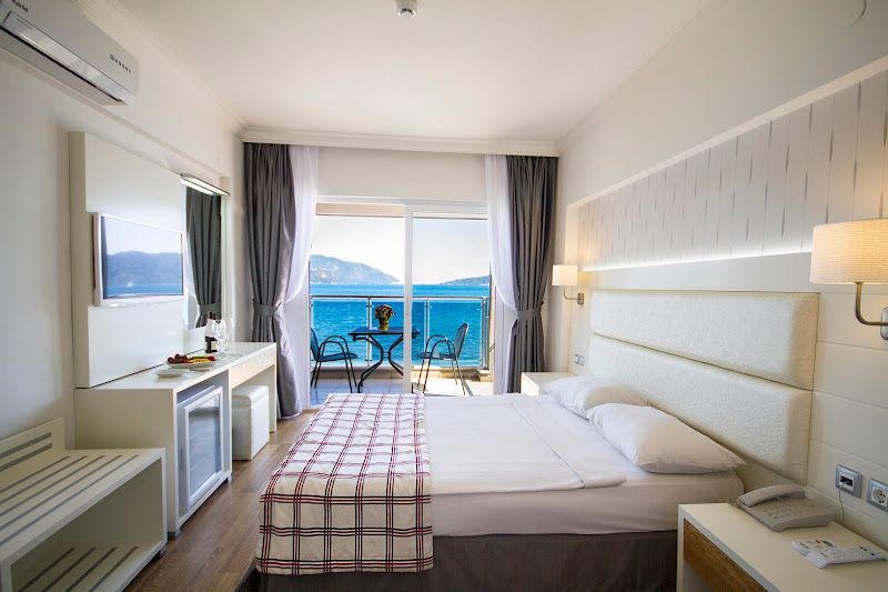 Dolphin Hotel