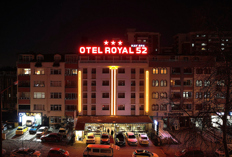 Royal52