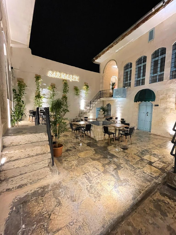 Sarmaşık Otel